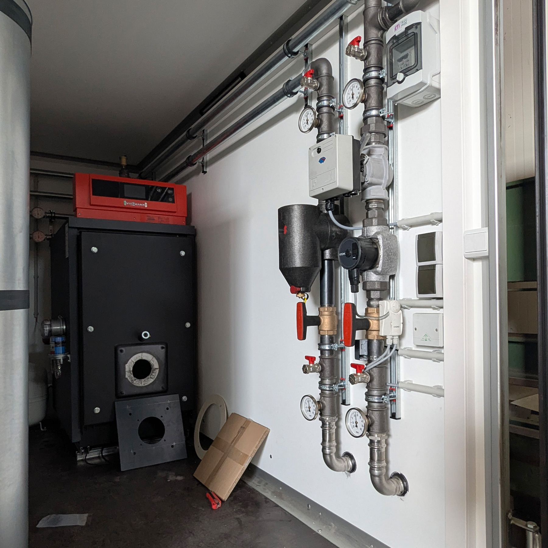 Einbau der Heiztechnik in einen Heizungsanhänger von heizlos.de